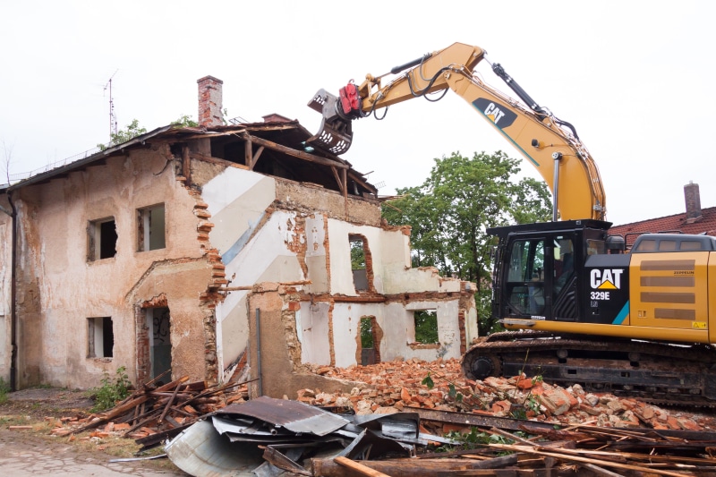 ruin, remains of a wall, architecture, deterioration, machinery, equipment, collapse, hydraulic, run-down, dilapidated, nature, bulldozer, yellow, water jet