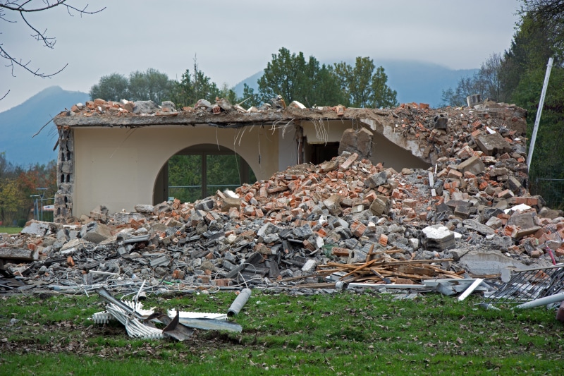 old, home, site, wall, history, outdoors, demolished, building exterior, day, brown, destroyed, concrete, collapse, abandoned, ruin, grass, crash, run-down