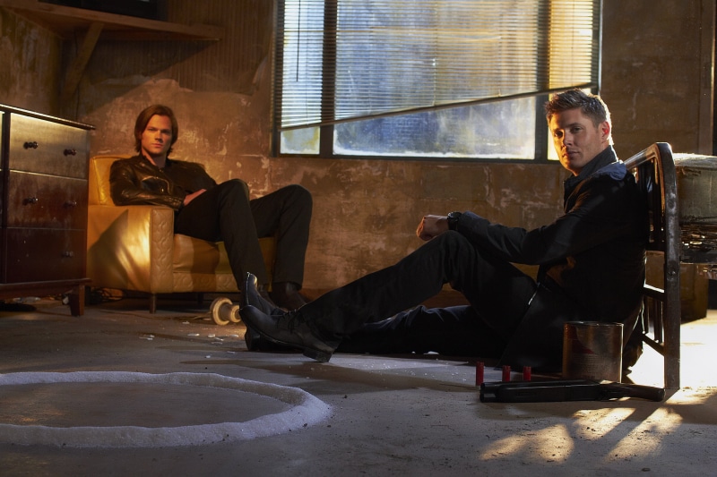 shirt, caucasian Ethnicity, young men, front view, real people, one Person, The winchesters, seat, promo, young women, two People, contemplation, leisure activity