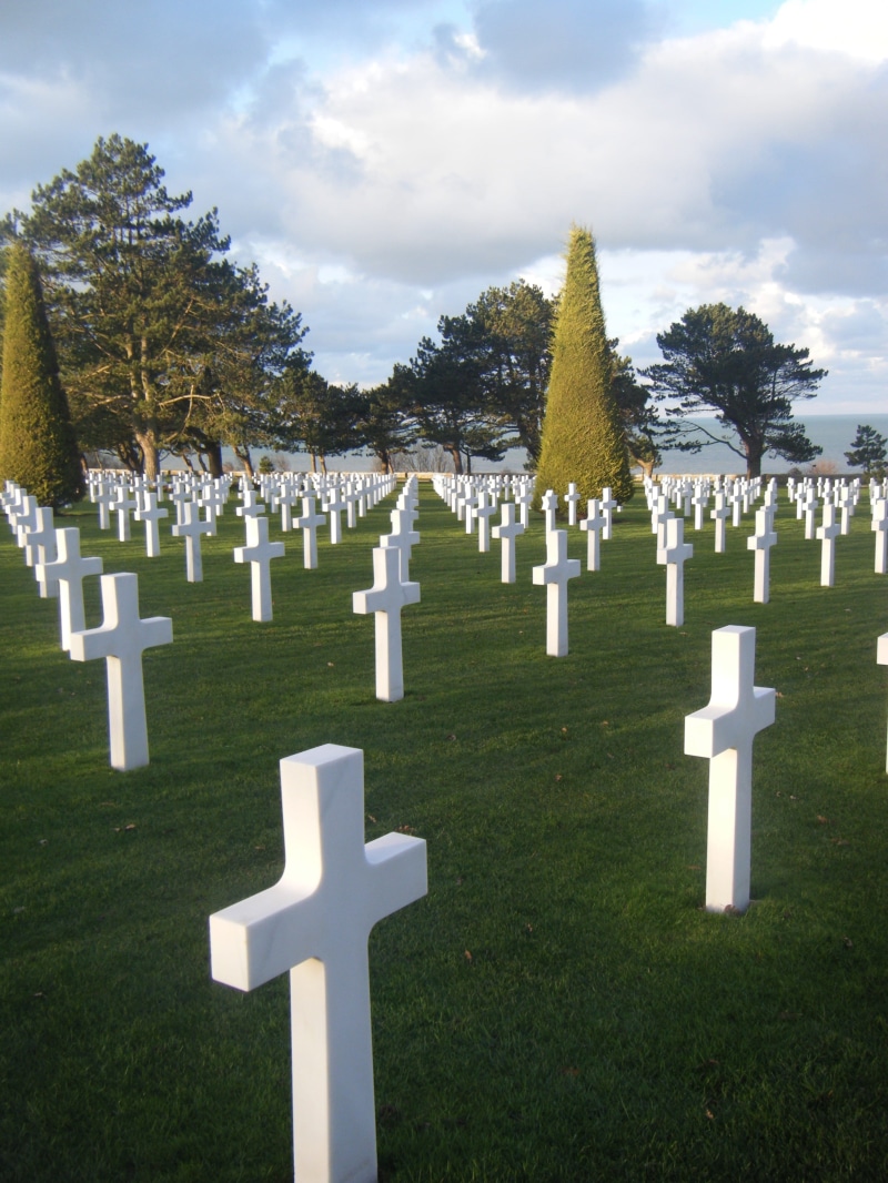 honor, religion, 2K, nature, remember, sadness, remembrance, funeral, war, spirituality, fallen, normandy, Grave, grass, graveyard, cloud - sky, tombstone