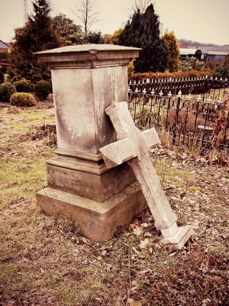metal, focus on foreground, post, wood, environment, old, tombstone, tomb, cemetery, no people, landscape, growth, christianity, nature, field, plant, outdoors
