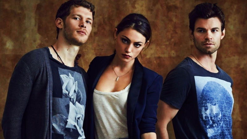 vampires, 1080P, spin-off, brothers, Phoebe Tonkin, front view, gray, Daniel Gillies, Joseph Morgan, Elijah Mikaelson, adult, indoors, fashion, men, TV series