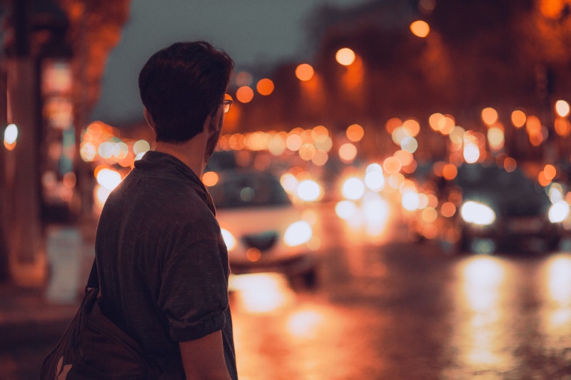 one person, street light, adult, lighting, outdoors, leisure activities, waist up, 5K, man, kissing, city life, young adult, bokeh, night, architecture