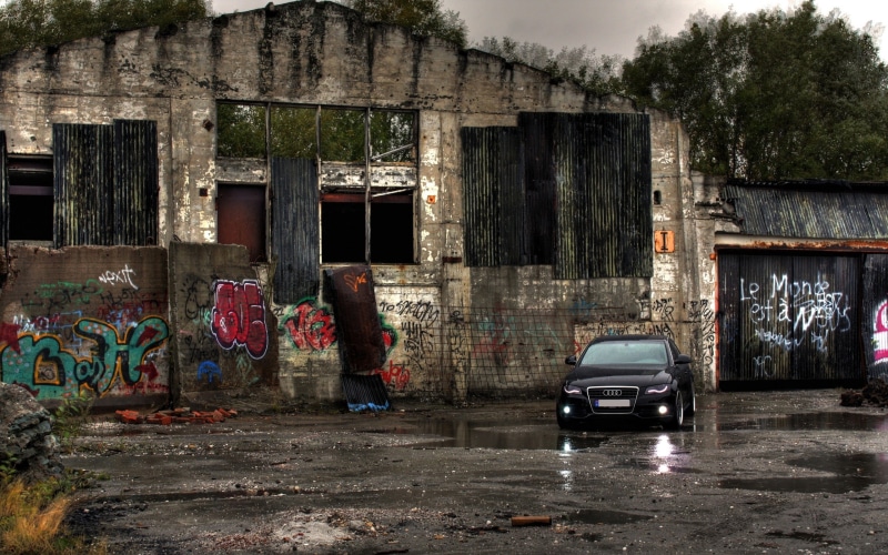 city, rusty, slum, wall - Building Feature, abandoned, plant, architecture, ruined, day, dirty, mode of transportation, ghetto, rotting, unhygienic, destruction