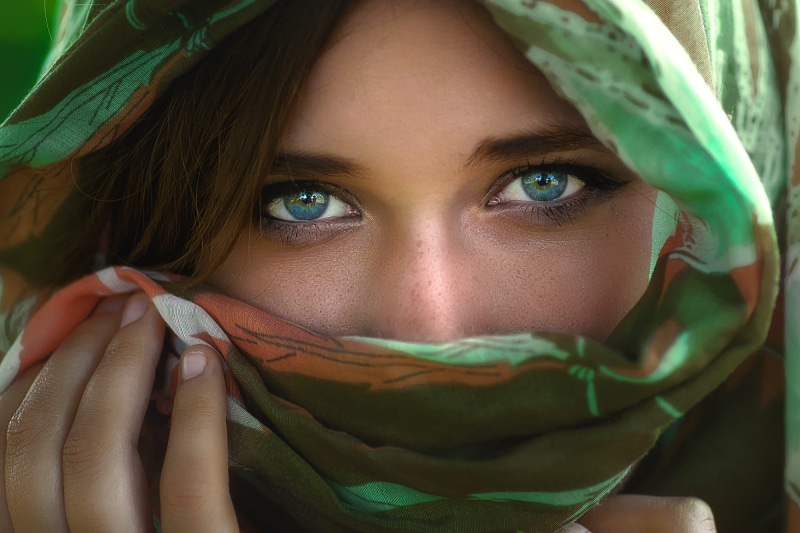 eye, females, beauty, green color, closeup, 1080P, face, young adult, scarf, young women, eyes, brunette, human face, covering face, looking at camera