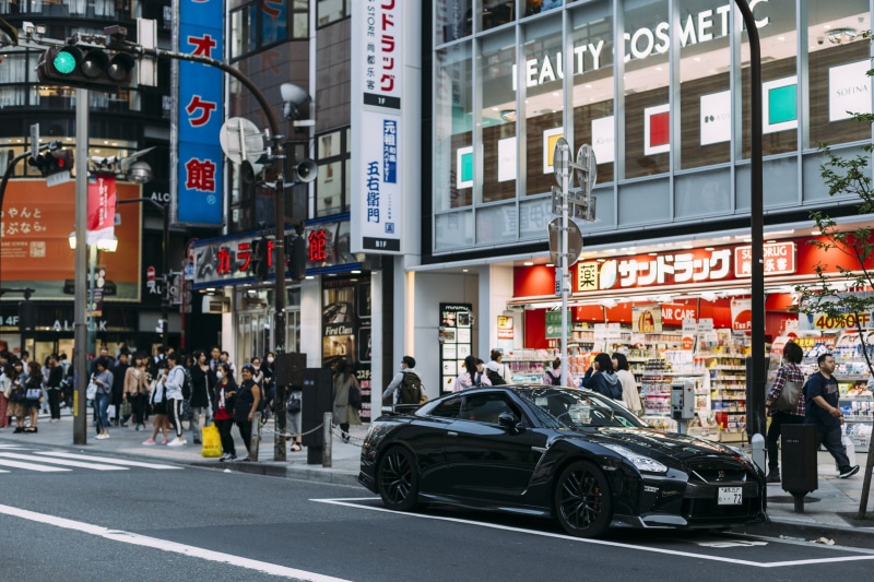 crowd, car, nightlife, city life, 1080P, city, street, gtr, built structure, road, building exterior, men, motor vehicle, transportation, architecture