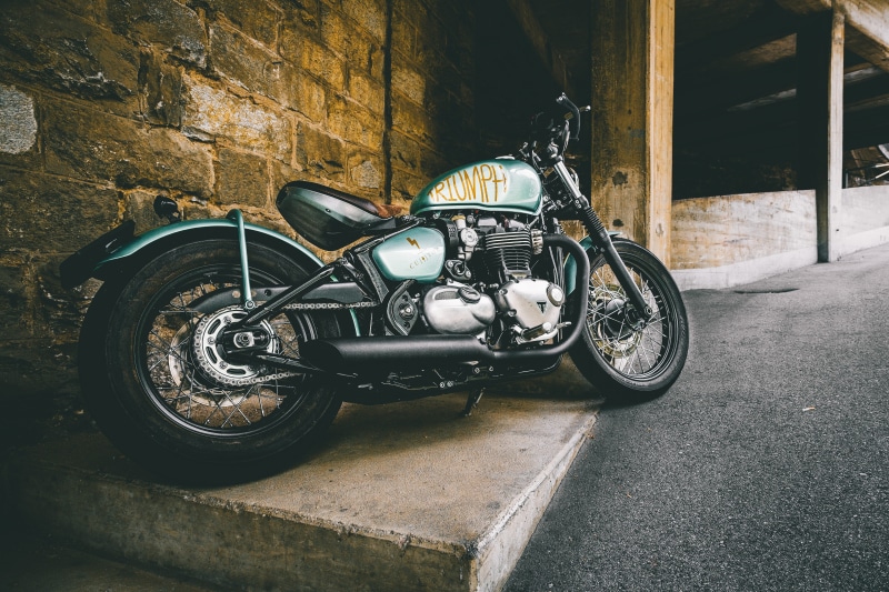 parking, bike, retro styled, cafe racer, vintage, wheel, fast, outdoors, tyres, land vehicle, chopper, built structure, motorcycle, no people, style, transportation system