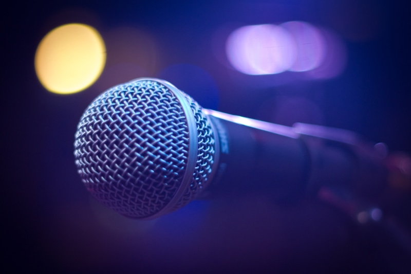 karaoke, microphone, focus, bokeh, close, illuminated, sound, music, light, 4K, nightlife, blur, mic, concert