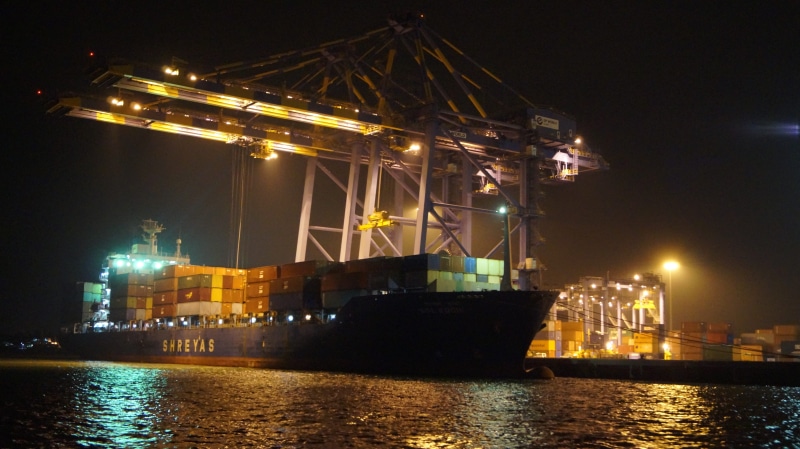 cargo container, 5K, freight transportation, nautical vessel, india, architecture, machinery, night, water, unloading, ship, business, kochi, nightlife