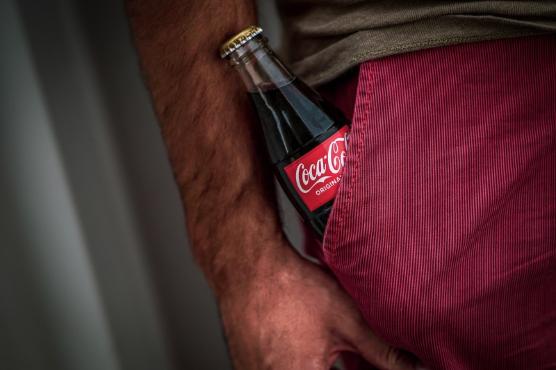 champagne, soda, beer Bottle, bottoms, soft drink, coke, celebration, holding, drink, wine Bottle, icon, people, drunk, blur, beer - Alcohol, alcohol, 5K
