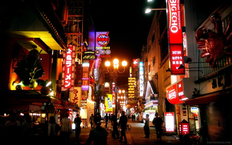 street market, lighting, street, outdoors, market, building exterior, Japan, store, 1080P, women, signage, built structure, night, city, men, building