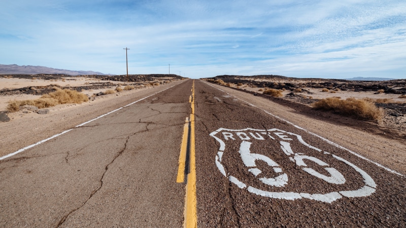road sign, 5K, marking, road, egyesült államok, desert, empty road, highway, street, diminishing perspective, environment, historic, symbol, the way forward