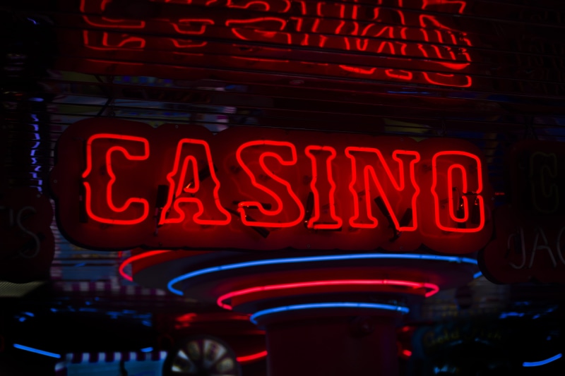 text, led, light - natural phenomenon, glowing, business, red, no people, illuminated, 5K, food and drink, store sign, communication, nightlife, night