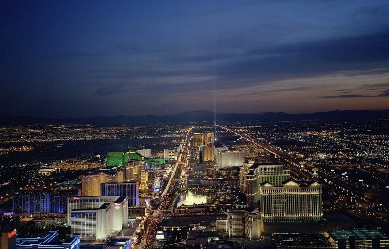 landscape, evening, illuminated, las, urban Skyline, building exterior, urban, sky, modern, cityscape, tourist, nightlife, usa, aerial View, transportation