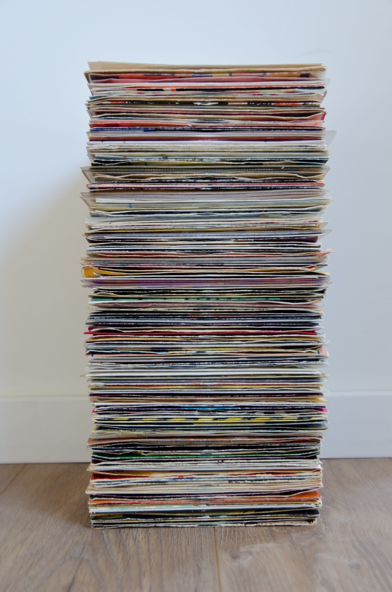 design, blank, publication, song, vintage, vinyl, 4K, pile, abundance, player, black, singles, book, white, choice, musical, large group of objects, label