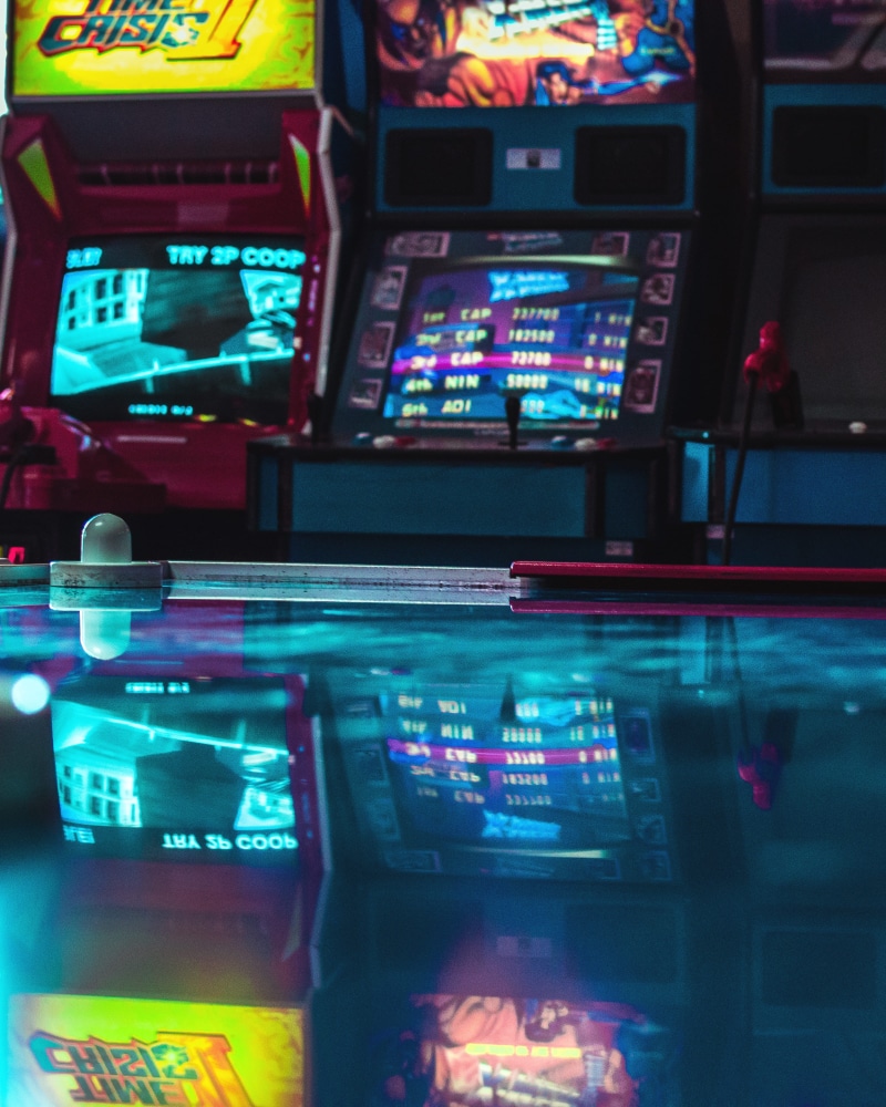 arts culture and entertainment, computer, empty, gamer, computer monitor, close-up, gaming, store, lot, screen, reflection, in a row, arcade, slot machine