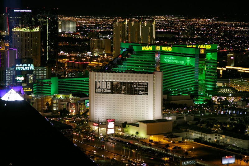 luxury, modern, settlement, crowded, Las Vegas, office building exterior, architecture, skyscraper, financial district, crowd, 4K, building, tall - high
