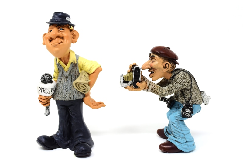 journalist, emotion, clothing, magazine, communication, casual clothing, men, females, press, childhood, broadcast, hat, 5K, young women, full length