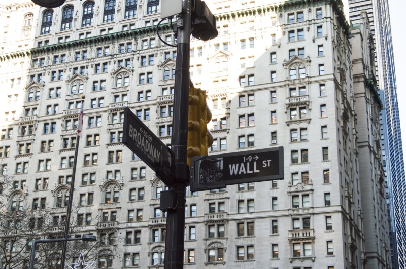 communication, business, built structure, western script, road, economy, window, sign, money, guidance, district, financial, wall street, street, building