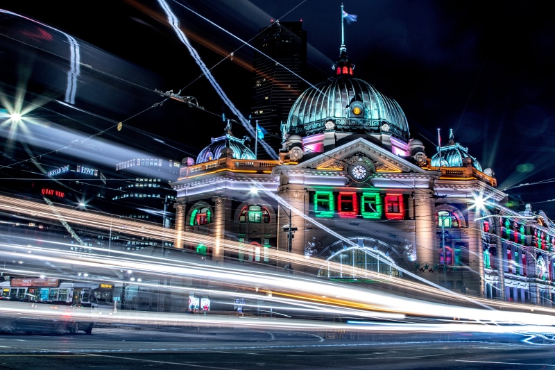 vehicle, spire, travel destinations, traffic, government, night, melbourne, lighting, urban, dome, downtown, lapse, built structure, street, flinders street station