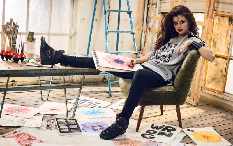 full length, legs crossed at knee, model, contemplation, casual clothing, looking, sitting, indoors, leisure activity, young women, Adidas, hairstyle, young adult