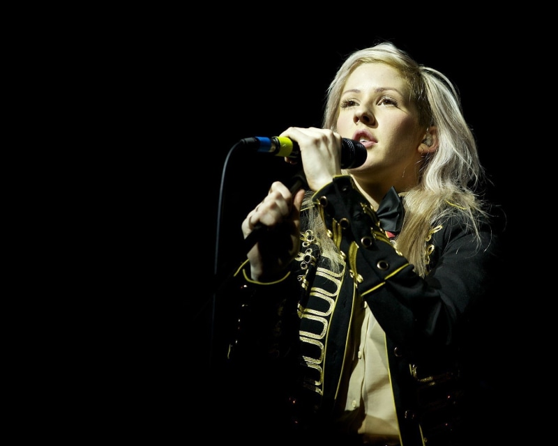 720P, microphone, portrait, singing, young adult, hairstyle, women, one person, mouth open, singer, Ellie Goulding, holding, young women, performance
