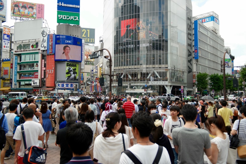 street, city street, tokyo, large group of people, men, real people, women, transportation, group of people, communication, 5K, building exterior, built structure