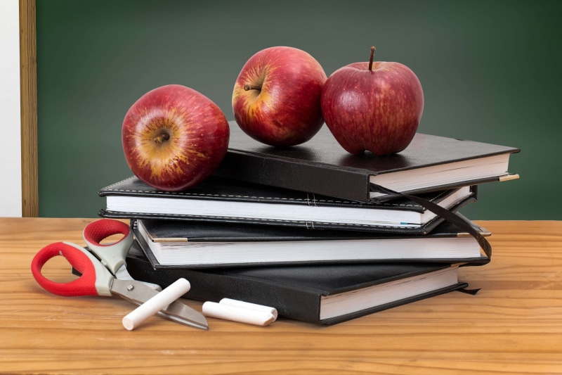 no people, still life, indoors, apple, learn, schoolchild, apple - fruit, blackboard, healthy eating, food and drink, classroom, publication, food, studying