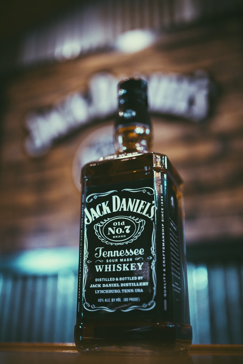 bottle, daniels, no people, table, whiskey, jack daniels, text, still life, day, container, 4K, western script, information, communication, selective focus