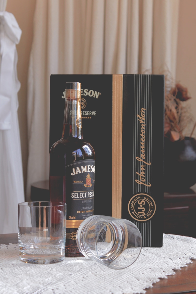 table, box, container, drinking, transparent, jameson whisky, select, still life, liquor, luxury, communication, glass - material, cups, refreshment, 5K