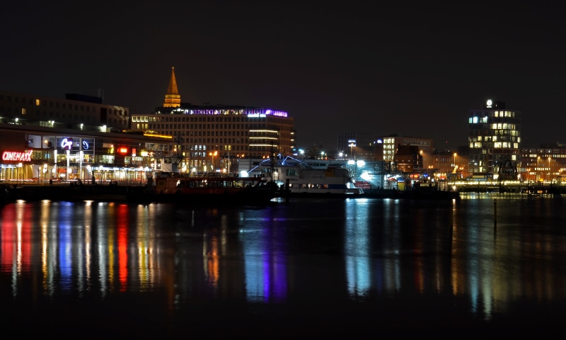 at, at night, urban Scene, building, 4K, orange, reflection, famous Place, clear sky, night, architecture, nature, skyline, red, outdoors, city, water