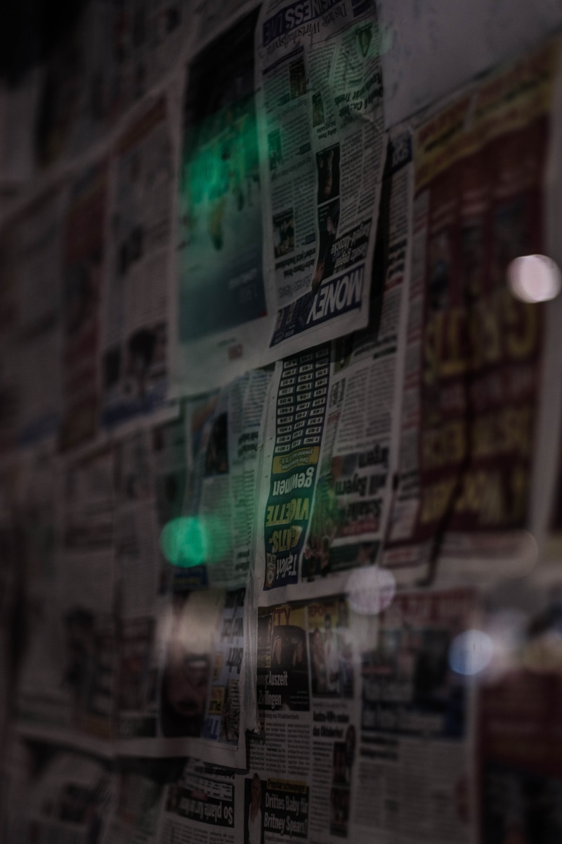 moody, script, wall, light, bokeh, information sign, 5K, day, outdoors, sheets, news, non-western script, western script, public transportation, no people