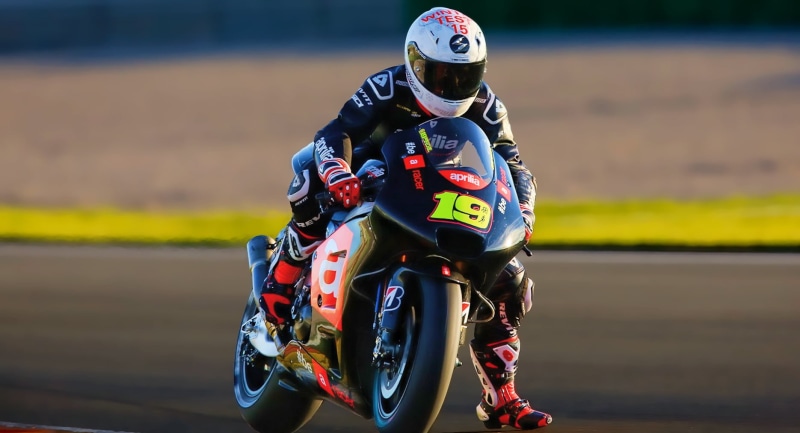motorsport, winning, Simson, Buell, helmet, 革, formula One Grand Prix, paddock, Honda, white, bike, sports Track, general Practitioner, competition, 雅马哈