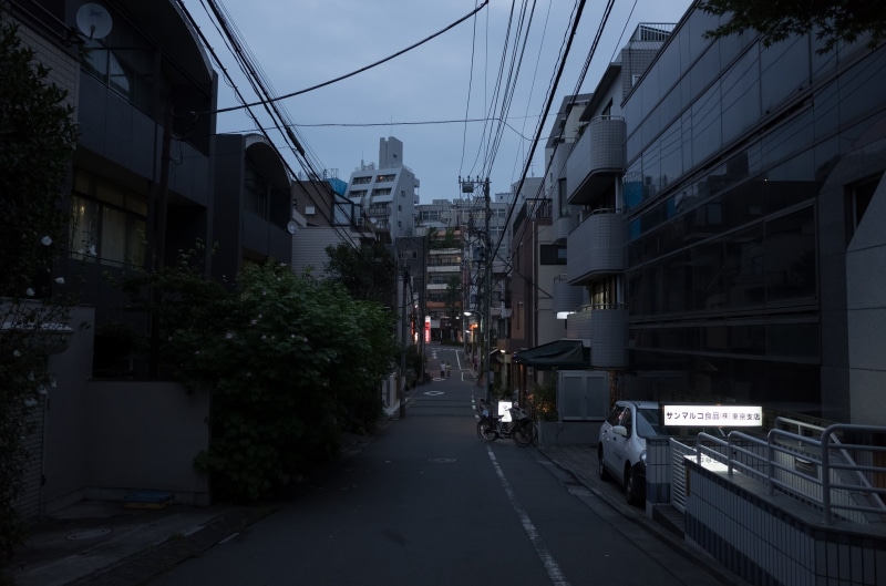 sky, 1080P, Japan, green, power supply, cityscape, cable, building exterior, outdoors, leafed, road, building, the way forward, dark, architecture, lights