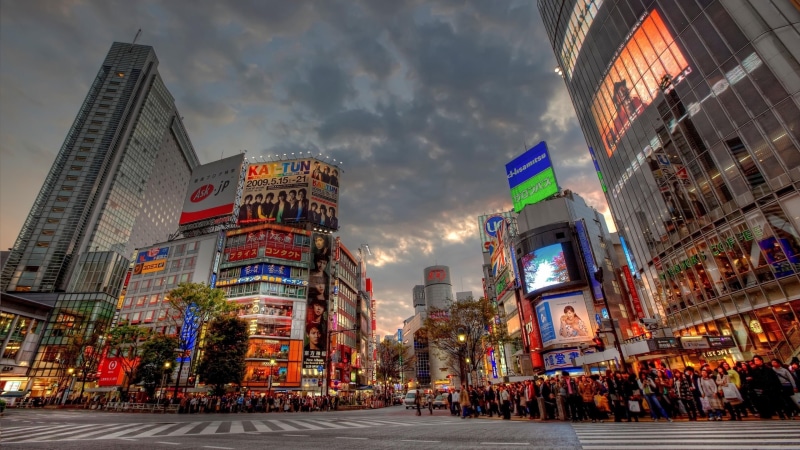 city, built structure, outdoors, street, sky, japan, city street, crowd, cloud - sky, transportation, building exterior, asia, cityscape, group of people