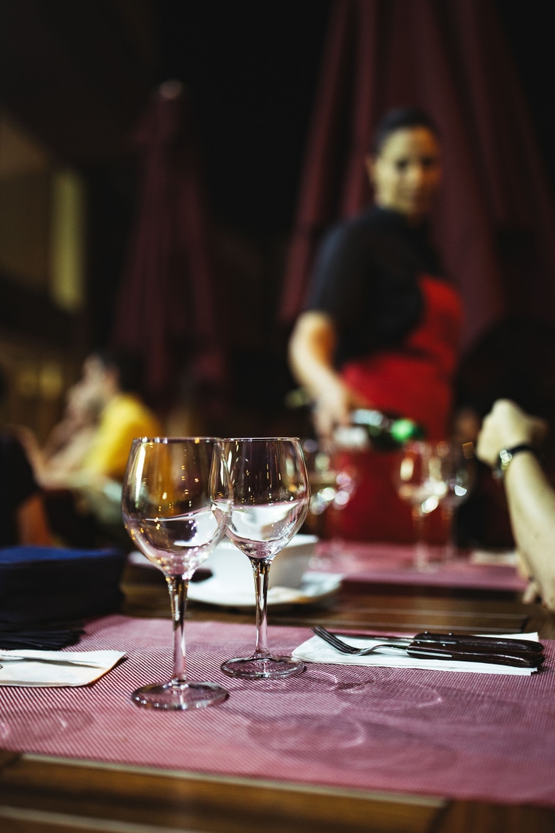 drinking Glass, close, celebration, indoors, selective focus, dinner, party, tray, refreshment, evening, restaurant, friends, alcohol, business, food and drink