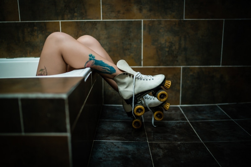 legs, tile, flooring, women, shoe, roller skates, body part, full length, real people, tiled floor, relaxation, human leg, 1080P, side view, low section