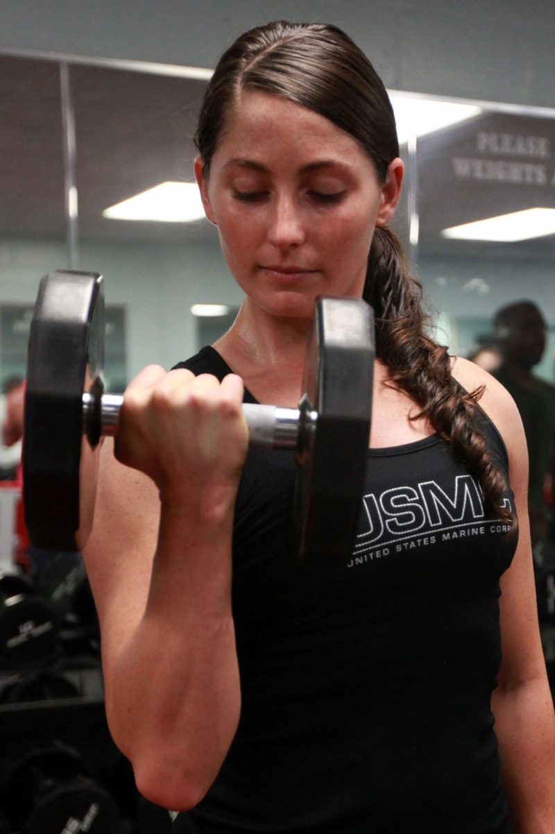 stress, 1080P, body Building, women, real people, health Club, carrying, communication, indoors, people, weights, females, lifting, muscular, young Adult