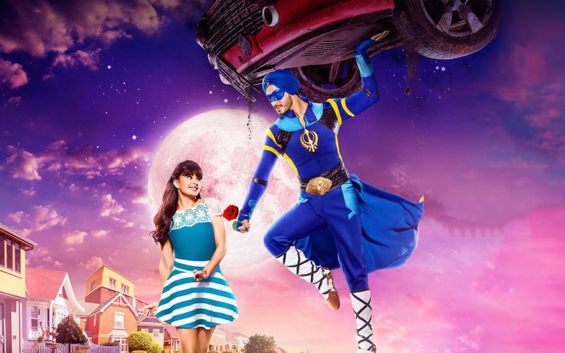 jacqueline fernandez, movie, young adult, togetherness, bollywood, 720P, smiling, adult, women, flying, blue, low angle view, holding, tiger shroff, emotion