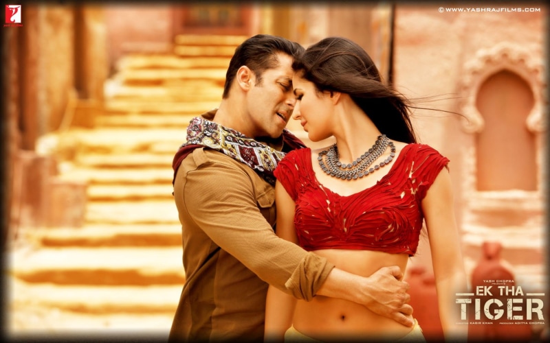 romance, Movies, smiling, katrina, love, mash, heterosexual couple, 720P, sari, positive emotion, top, emotion, red, salman, kaif, happiness, couple - relationship