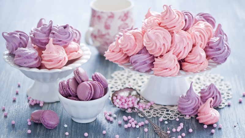freshness, sweet food, dessert, rose - flower, no people, flower, sweets, nature, beauty in nature, rose, flower arrangement, fragility, pastries, plant