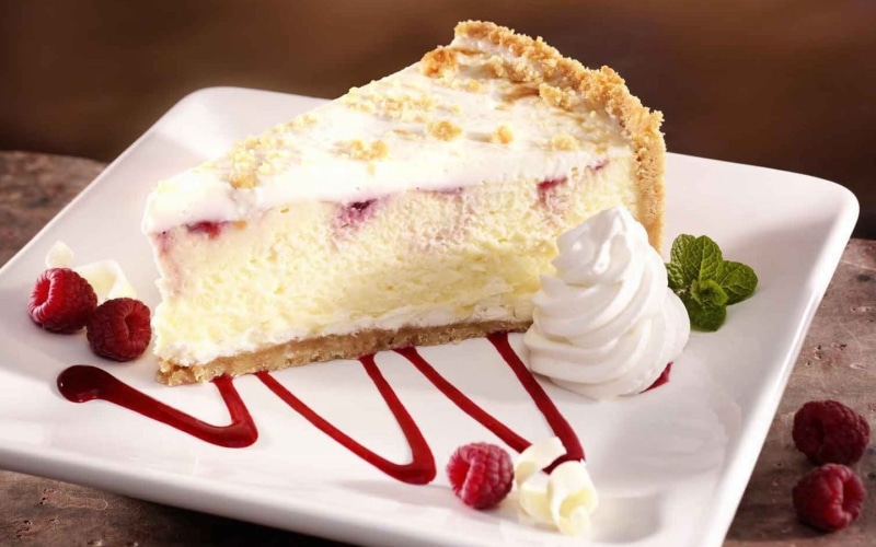 freshness, baked, cream, whipped cream, baked pastry item, sweet food, vanilla ice cream, icing, snack, indulgence, plate, healthy eating, slice of cake