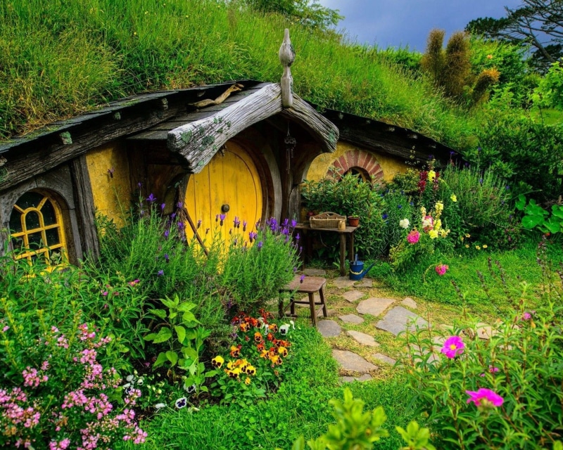 brown, home, green color, flowering plant, outdoors, hobbit, cottage, plant, purple, building, seat, freshness, garden, architecture, flower, 2K, Hobbits