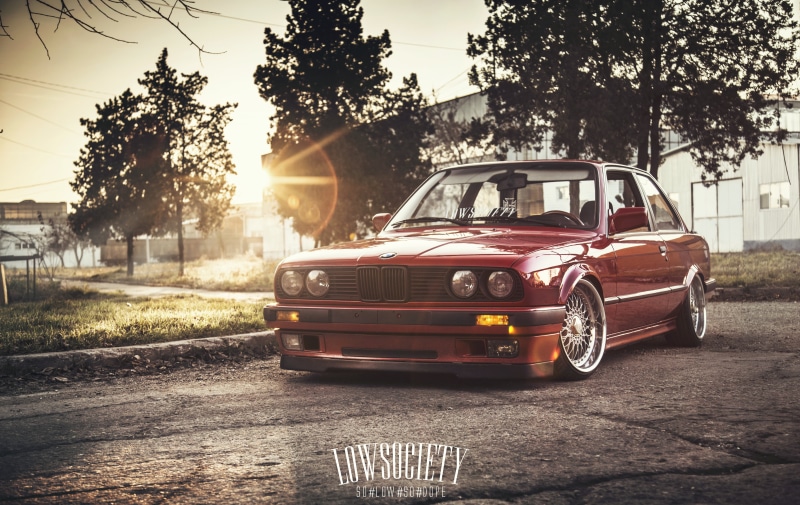 clear sky, bumper, vintage Car, outdoors, engine, compact Car, old-fashioned, vanity Plate, speed, sunbeam, obsolete, reflection, windshield, antique, low Profile Tires