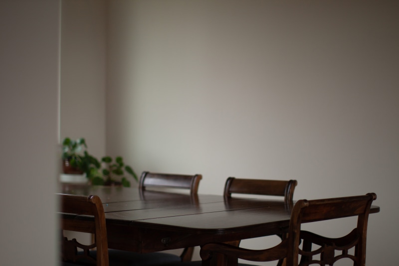dining, indoors, couch, meeting room, black, flooring, home interior, business, empty, living room, plywood, 4K, chair, interior design, dining table