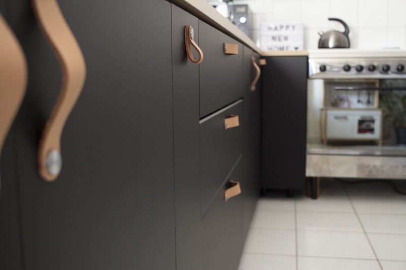 light, close-up, day, focus on foreground, appliance, absence, in a row, laundry, flooring, cabinet, connection, architecture, kitchen, indoors