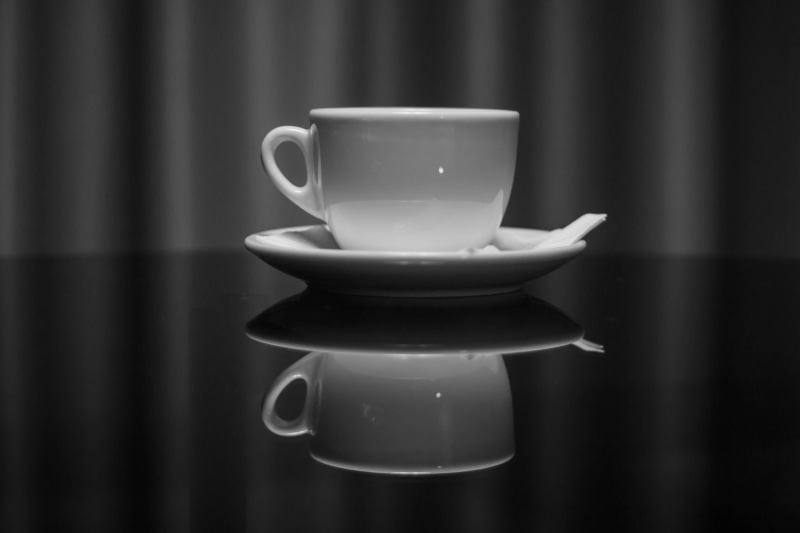room, coffee cup, waiter, 5K, tea cup, refreshment, focus on foreground, furniture, white color, close-up, bathroom, beverage, vase, sideboard, no people