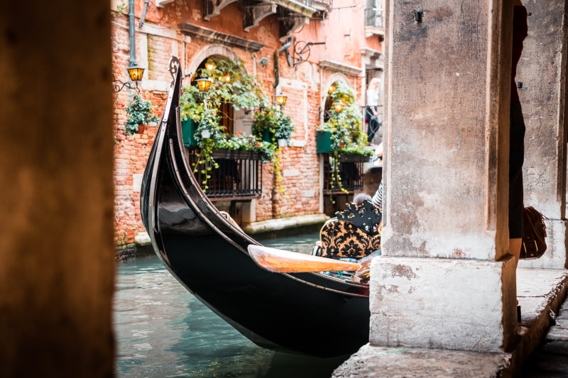street, transportation, venezia, built structure, window, old, sea, travel destinations, 4K, houses, gondola - traditional boat, building exterior, europe