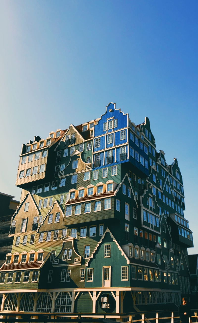 modern, netherlands, copy space, green, glass - material, 4K, sunlight, low angle view, city, hotel, row house, architecture, amsterdam, mess, hut, pile
