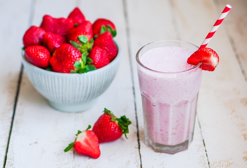 refreshment, drinking straw, red, table, healthy eating, no people, berry fruit, wellbeing, mash - food state, food, ready-to-eat, freshness, drinking glass